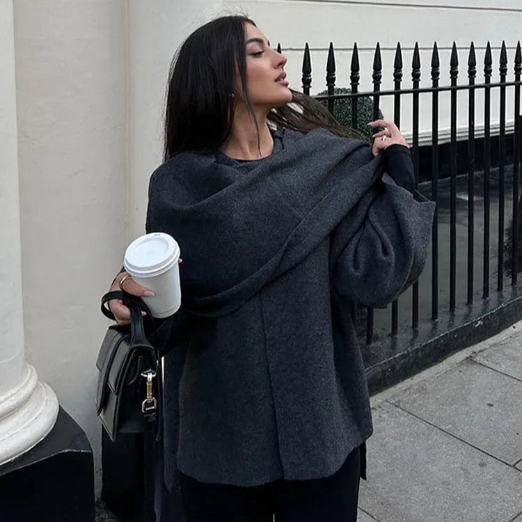 Sophia I Cape Mantel