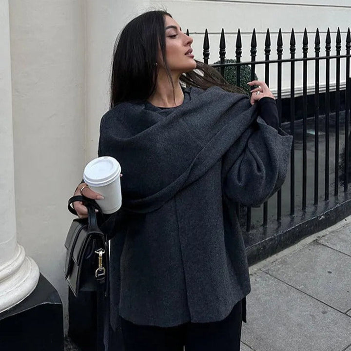 Sophia I Cape Mantel