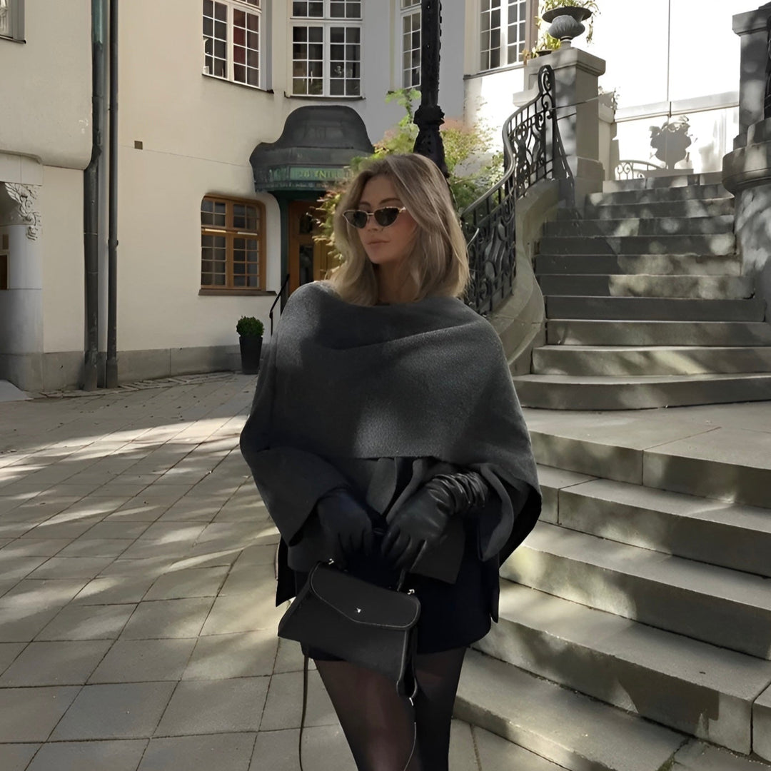Sophia I Cape Mantel