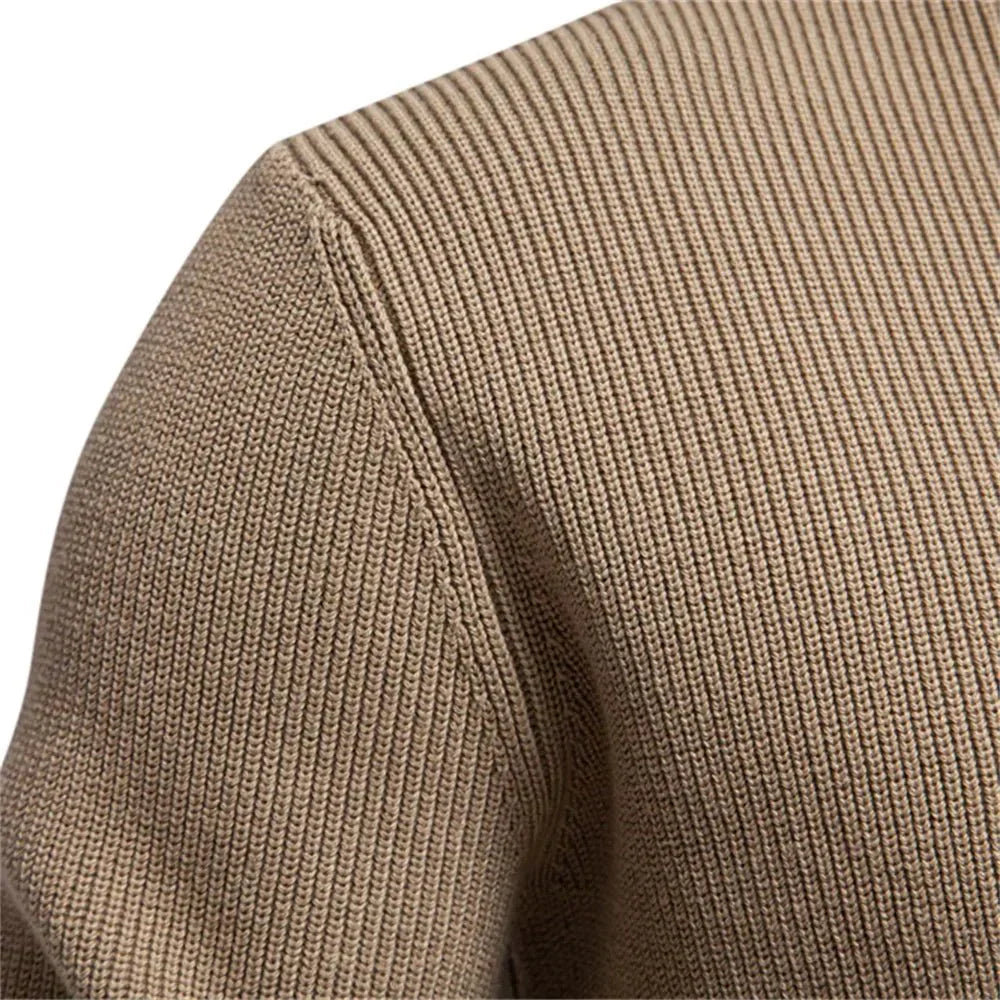 Konrad - Stilvoller Herrenpullover mit Knopfdesign
