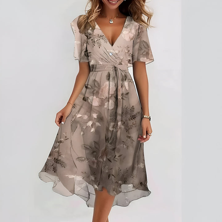 Elegantes, luftiges Kleid mit bauchbedeckendem Schnitt