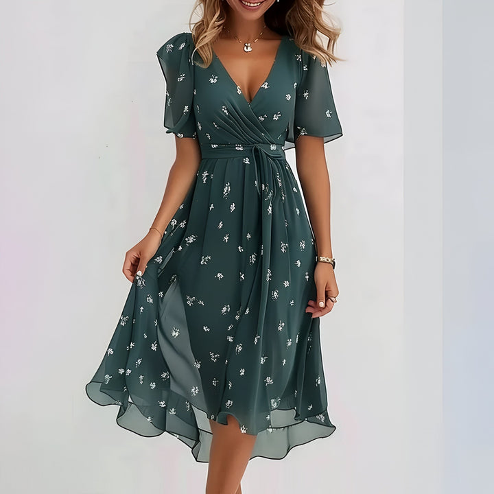 Elegantes, luftiges Kleid mit bauchbedeckendem Schnitt